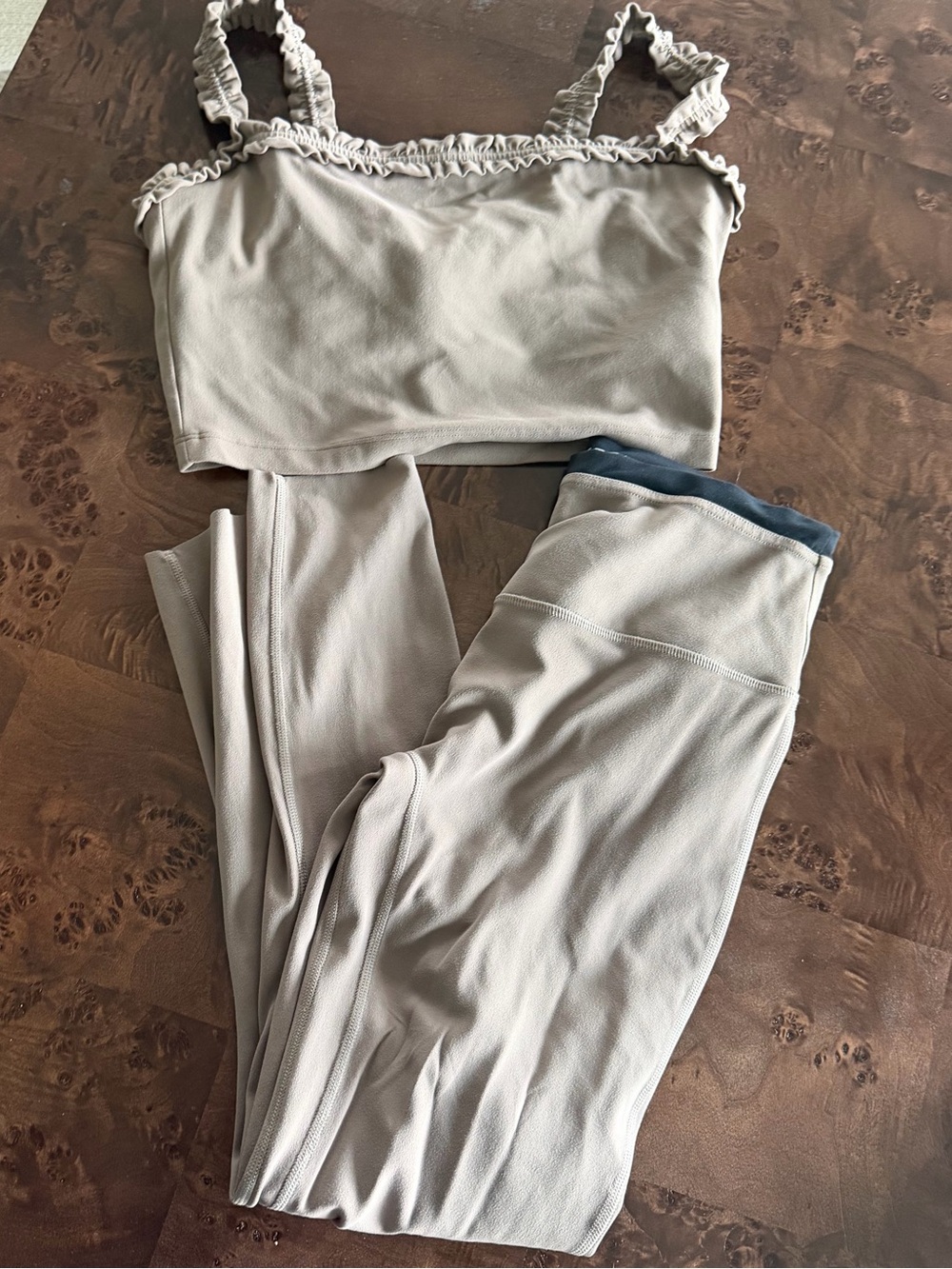 A&F YPB WORKOUT SET